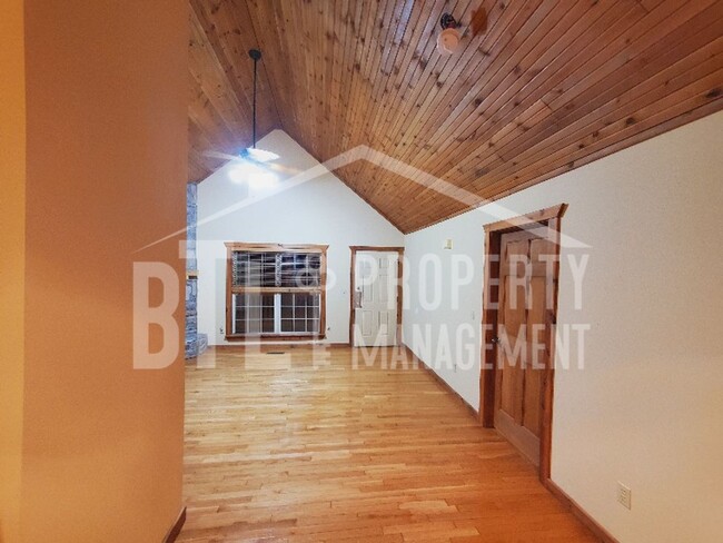 Photo - Gorgeous Lodge in Gated Community! House