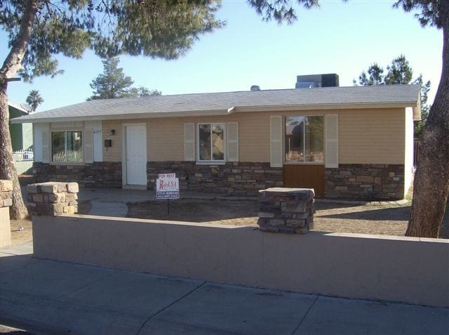 Photo - 4207 N 74th Dr House