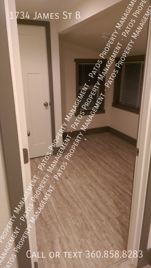 Photo - 1734 James St