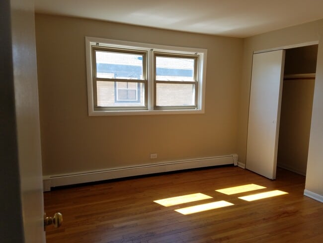 Photo - 1404 W 119th St Unit 3