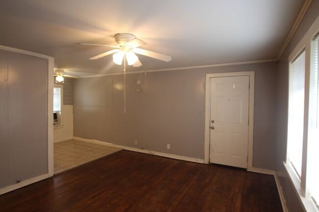 Photo - Available! 1 Bedroom 1 Bathroom Apartment close to Downtown Tyler!