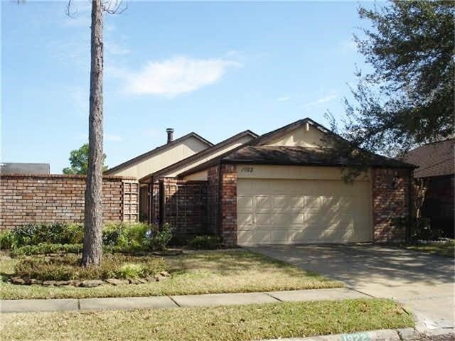 Building Photo - 1922 Chattaroy Pl Rental