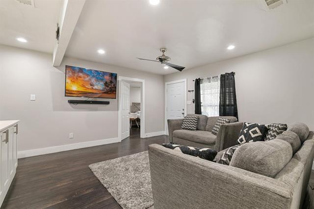 1506 E Waco Ave
