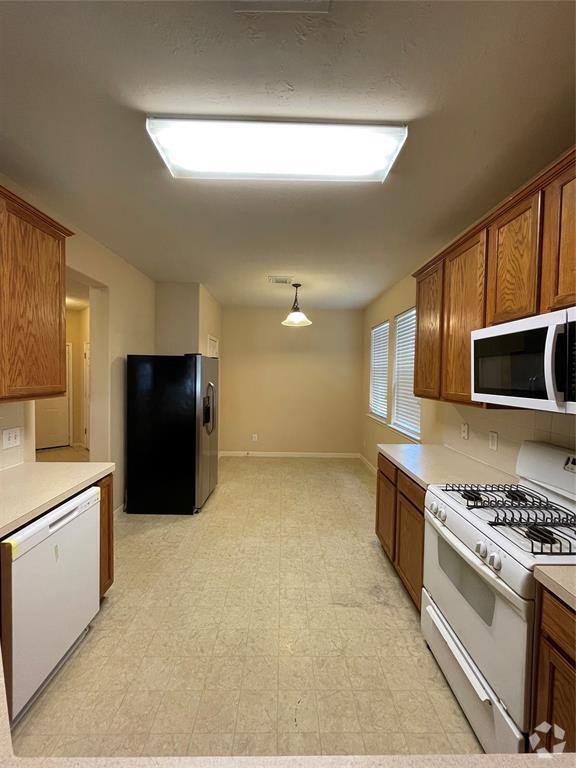 Building Photo - 2910 Meadowglen Cove Rental