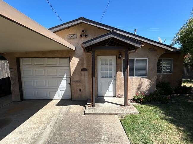 Building Photo - 1bed/1bath Available Now! Rental