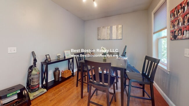 Photo - 15 Henry St Unit 1