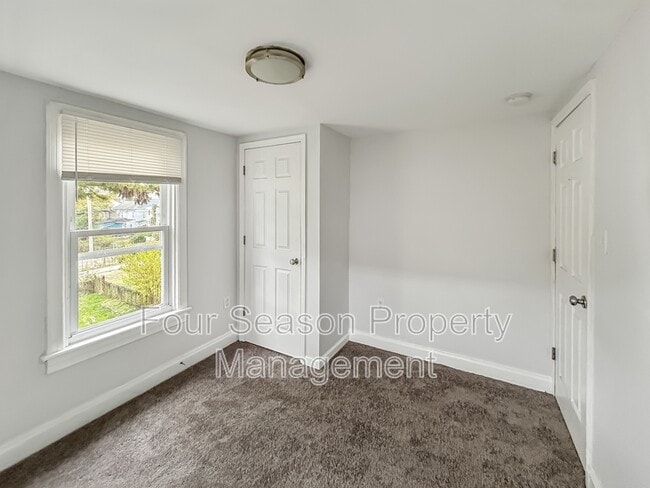 Photo - 336 S Locust St