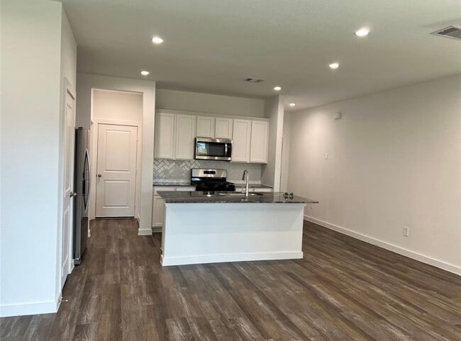 Photo - 3016 La Latina Dr