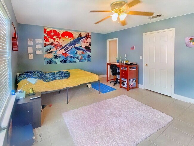 "Charming 3-Bedroom Home with Spacious Interior in San Marcos – Discover 1371 Sq Ft of Comfort!"