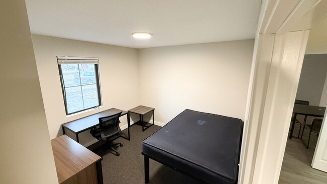 Photo - 809 W Springfield