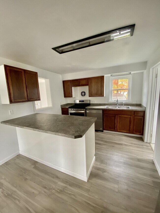 Photo - 30 Crandall St