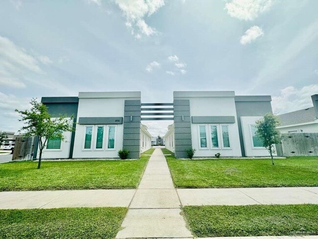 Building Photo - 30 Mulberry Ave Unit 3