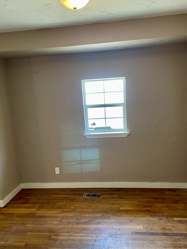 Photo - 140 S Mission Ave