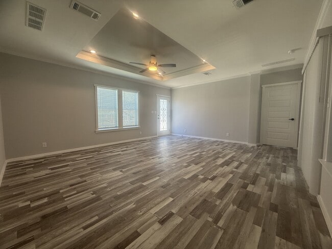 Photo - 5657 Camelford Ct