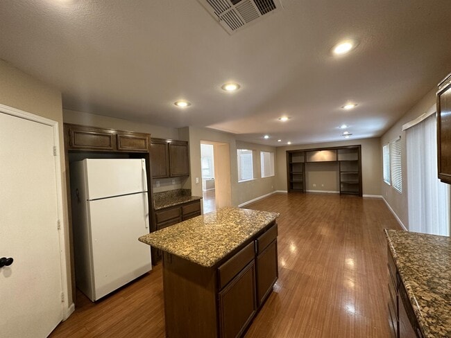 Photo - 5537 Spruce Hill Ct