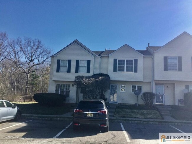 Photo - 682 Darlington Dr