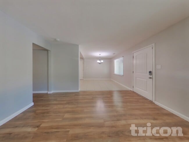 Photo - 5041 Whittier Dr