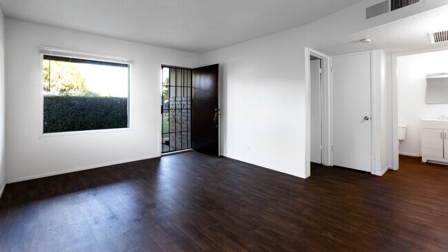 Photo - 914 W Glendale Ave Unit 4