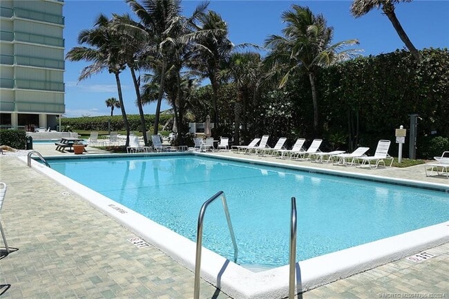 Building Photo - 9940 S Ocean Dr Unit 809