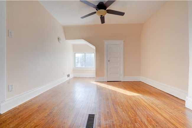 Photo - 13 Bellefair Ave Unité U3