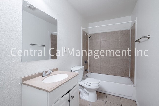 Photo - 1871 Quincy St Unit Apt A