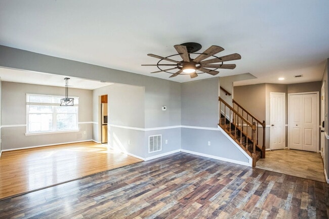 Photo - 21423 Lee Dr
