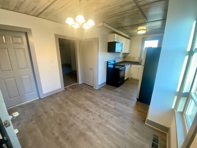 Cocina - 2502 E Hartson Ave Unidad 1