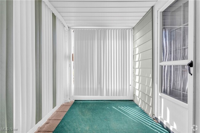 Building Photo - 5422 Grasmere Ave Rental