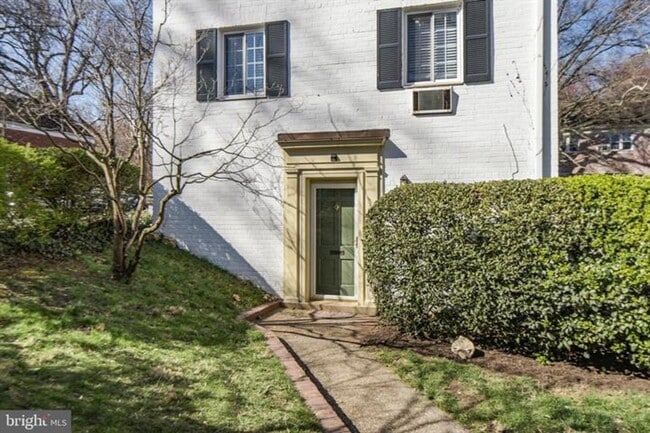 3313 Coryell Ln