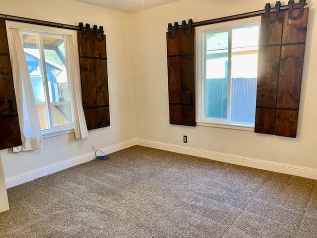 Photo - $1,950 Butler & Orange, Charming 2 Bed wit...