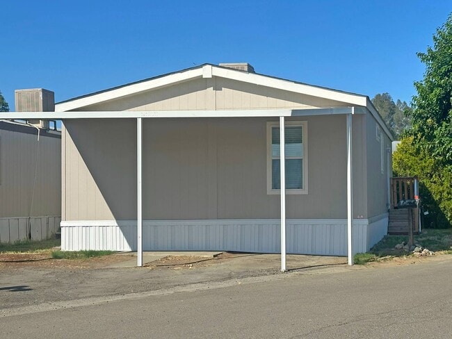 Building Photo - 591 Childers St Rental