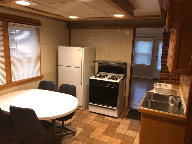 Photo - 505 Hinman Ave Unit Upper