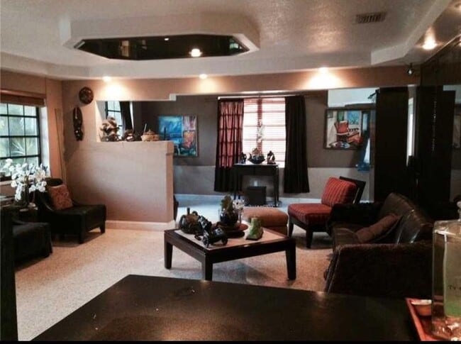 Photo - 900 NE 85th St