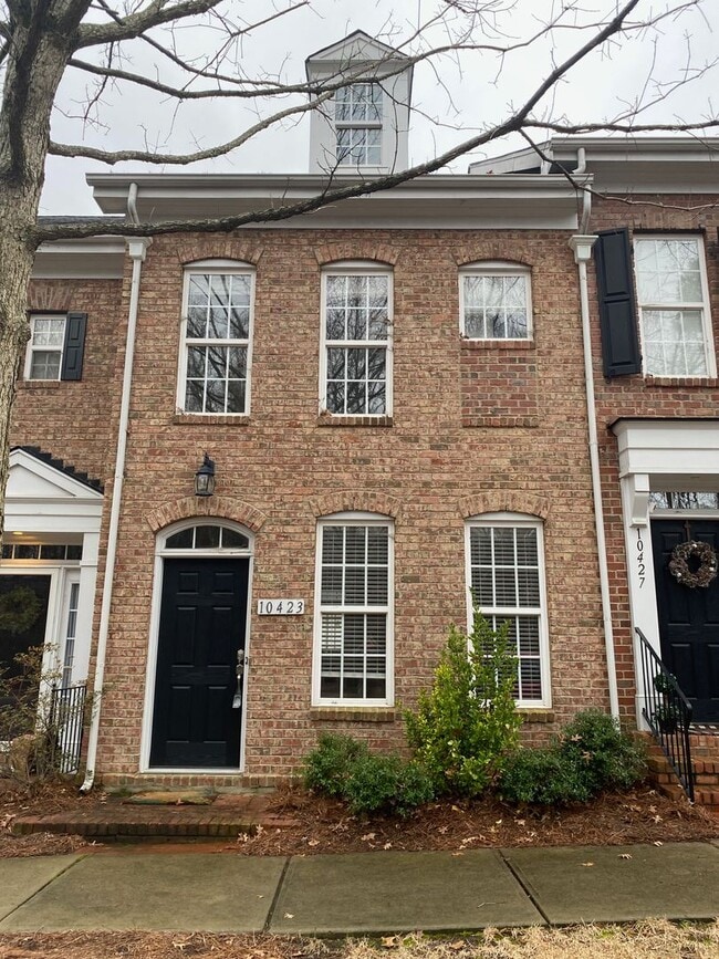 Building Photo - Walk To Shop and Dining - Fantastic North ...