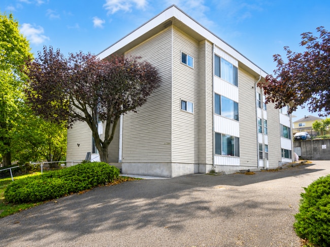 Building Photo - Bright & Updated 1-Bedroom, 1-Bath Unit 23