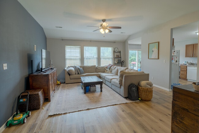 Photo - 5104 Opal Dr
