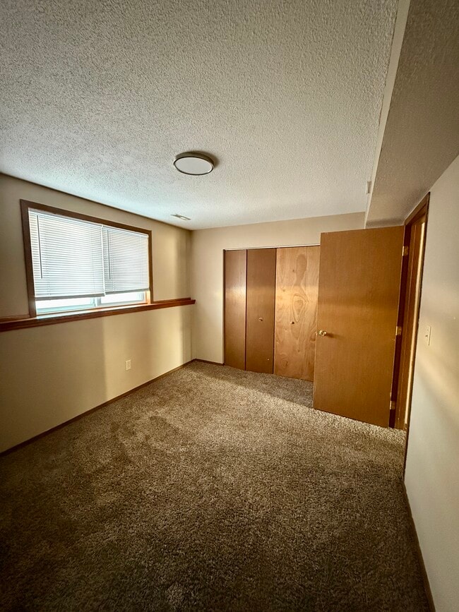 Photo - 1014 Castlewood Dr