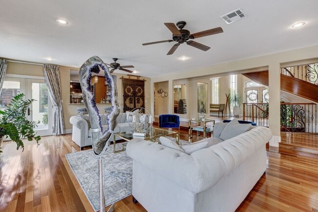 Photo - 7001 Alamitos Cir