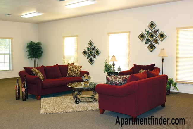 Photo - Renoir Acres Estates Apartments