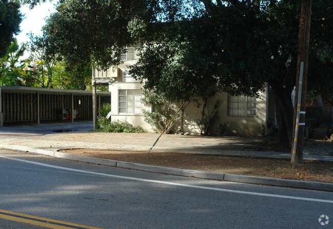 Calderon Apartments