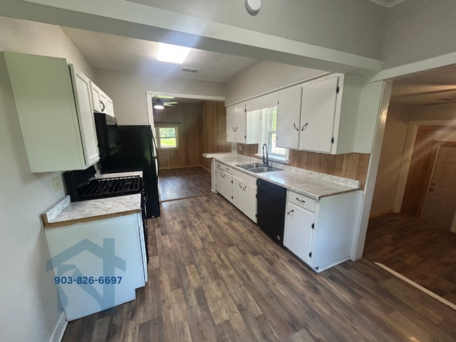 Photo - 203 Grandview Dr