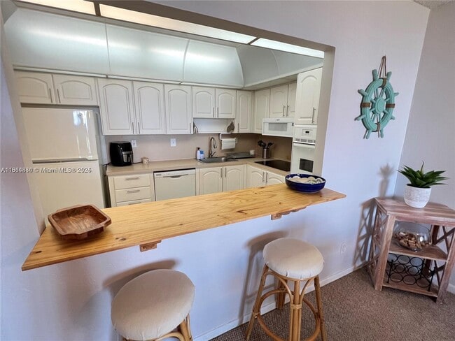 Photo - 19380 Collins Ave Unit 818