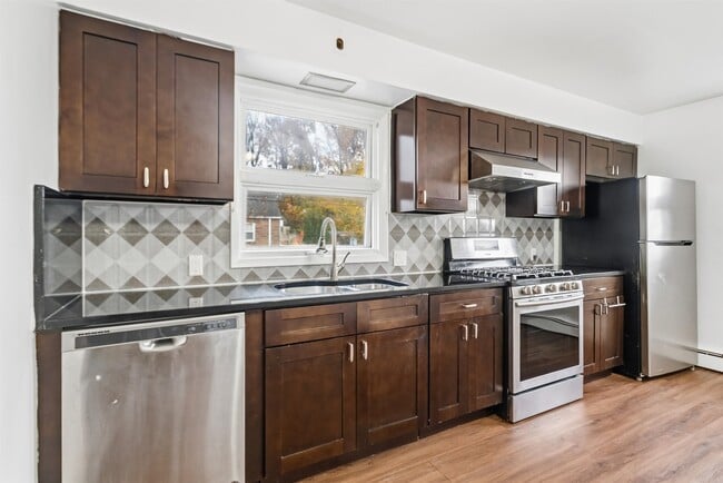 Photo - 2 Raydol Ave Apartment