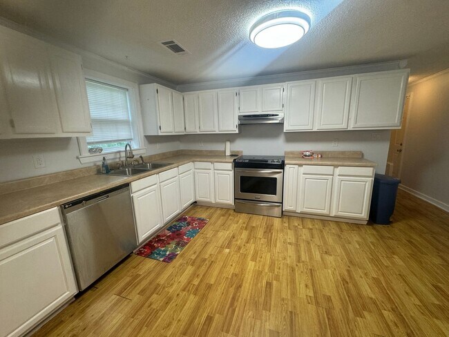 Photo - 5112 Kraft St