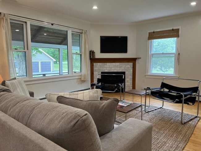Photo - 18 Brockett Rd