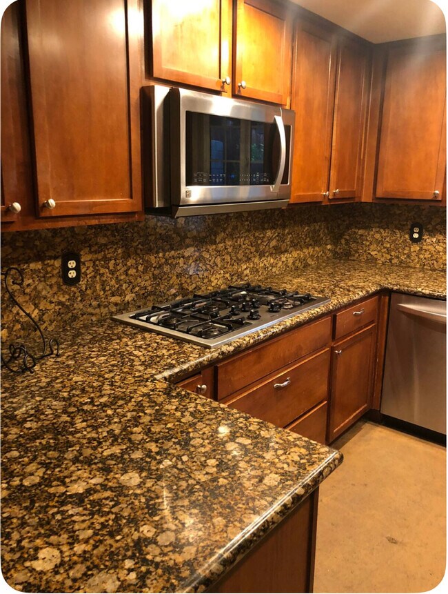 Photo - 41931 Brownstown Dr