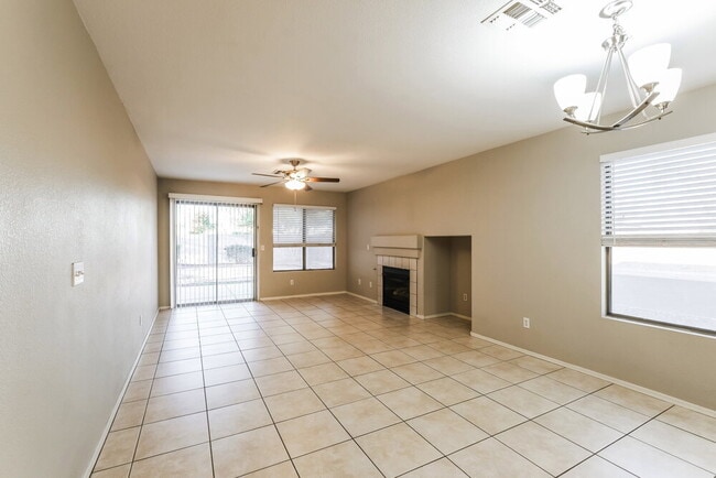 Photo - 16083 W Monroe St