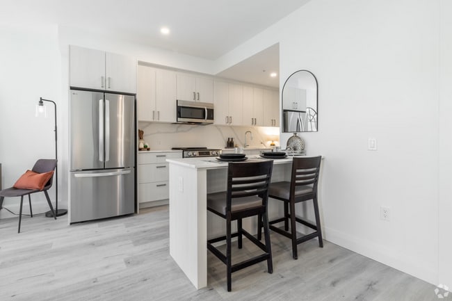 Photo - The Landing on Main Unité 412