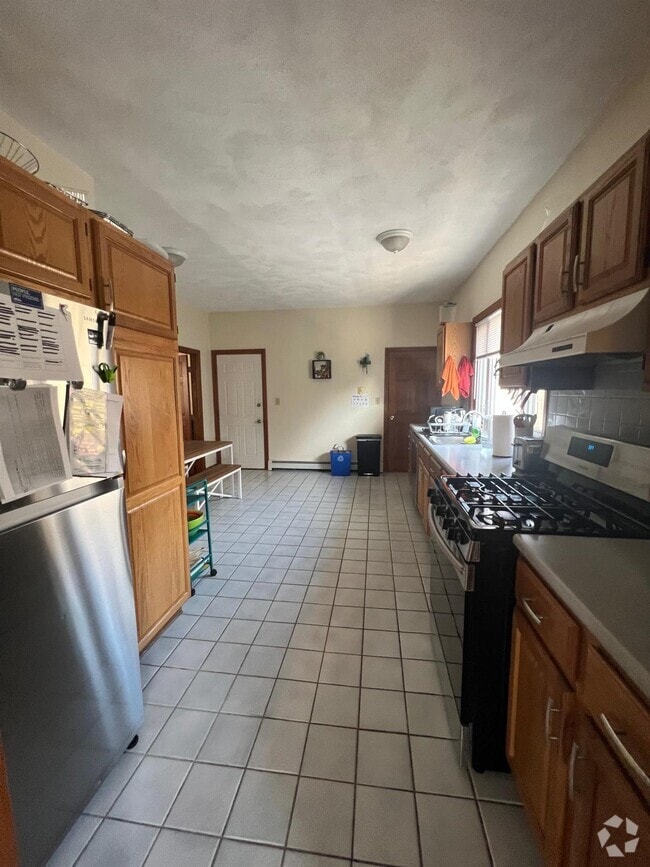 Building Photo - 51 Elm St Unit 2 Rental