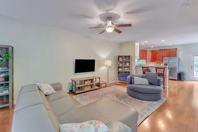 Photo - 151 Longwood Dr